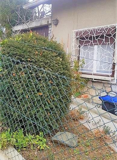 Zagreb, Prekrižje, kuća 300 m2 sa okućnicom 1760m2