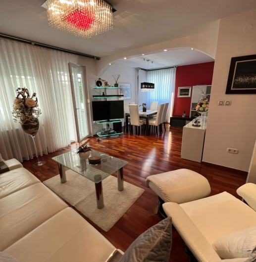 Stan u Brazilskoj ulici – Gajnice, 144.00 m2 sa garažom i spremištima