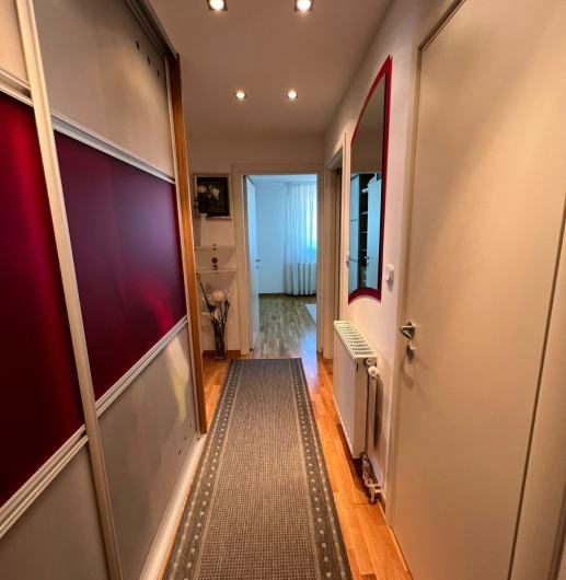 Stan u Brazilskoj ulici – Gajnice, 144.00 m2 sa garažom i spremištima