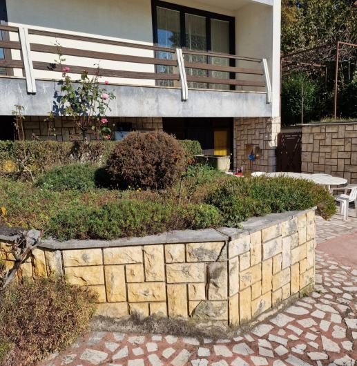 Kuća Zg, Šestinski vrh 360.00 m2 na 1017m2 zemljišta
