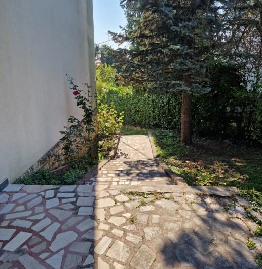 Kuća Zg, Šestinski vrh 360.00 m2 na 1017m2 zemljišta